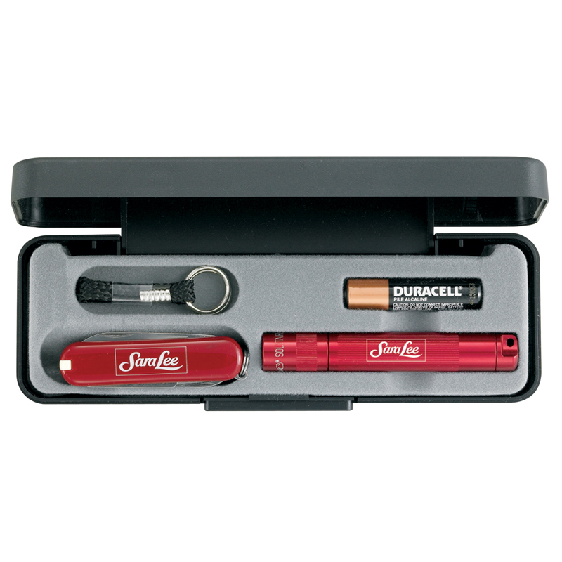Mag-Lite® Solitaire with Victorinox® Classic Swiss Army Knife